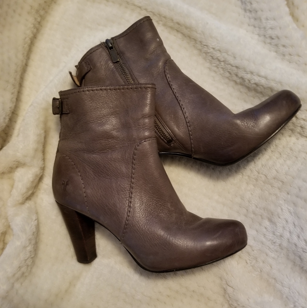 The Frye Company Leather Booties size 6.5